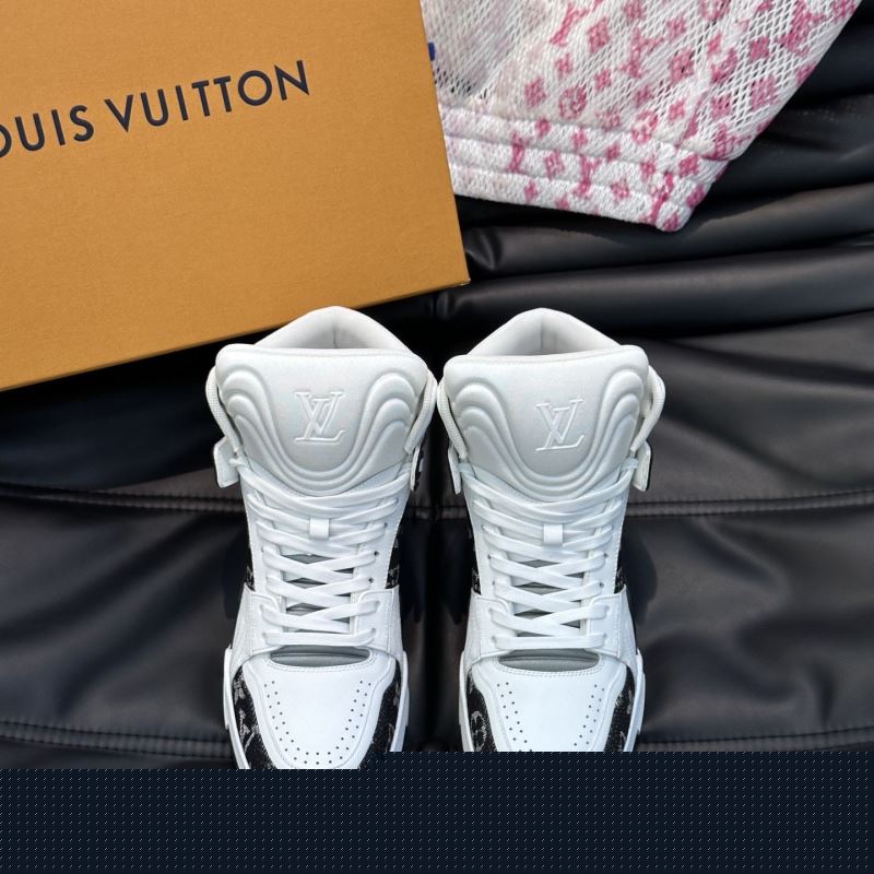 l**is V*t*n sneakers